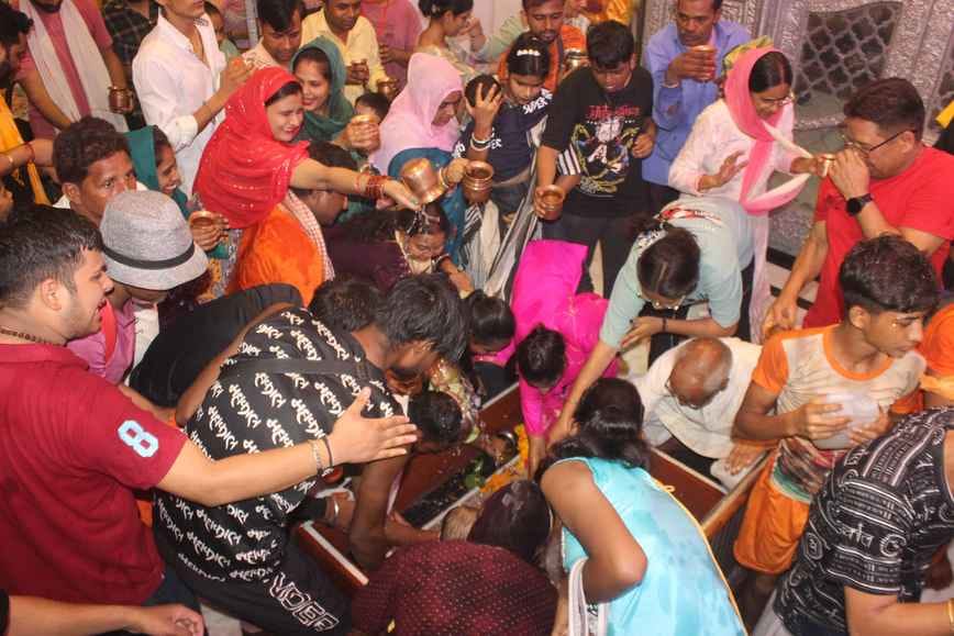 Fair in Shiva temples, everywhere Bhole Bhandari is praised