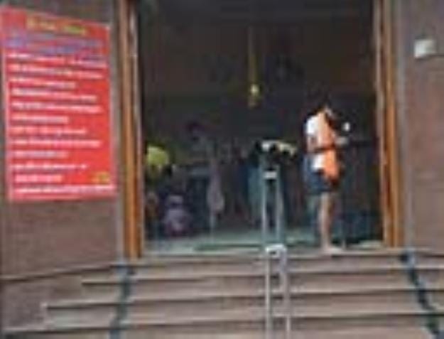 Those wearing short clothes will not be allowed entry into the sanctum sanctorum