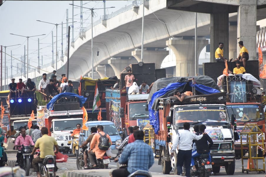 There is a jam on both sides of the highway from Dadri to Modipuram, the system has collapsed