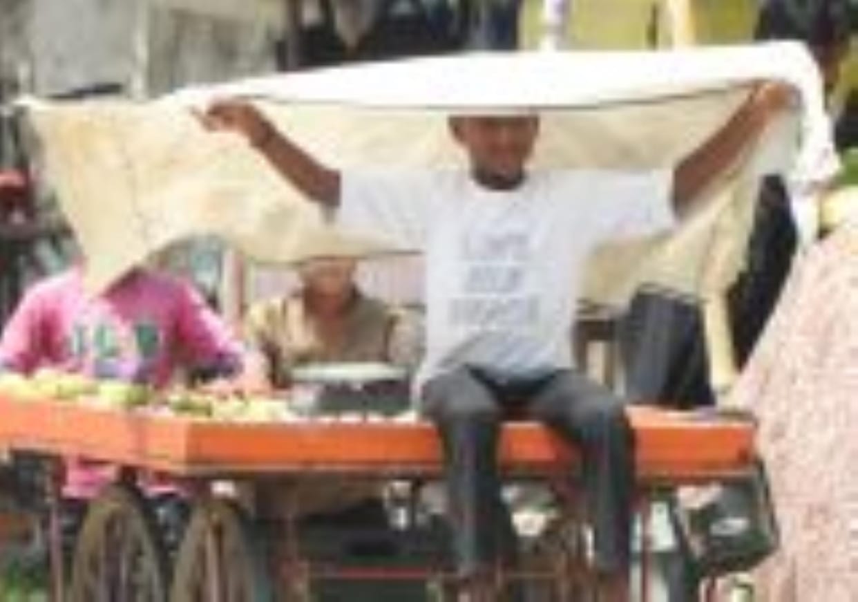 People are suffering from the scorching sun, humidity increases the trouble