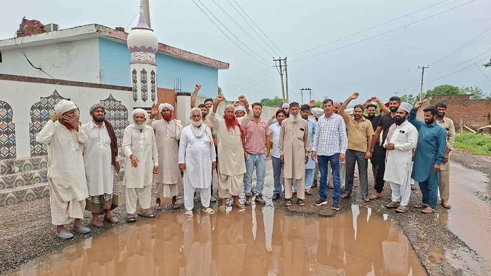 kathua news, road damage news, people protest news