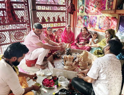 Devotees performed Rudrabhishek in the Shiva temples of Bilsi