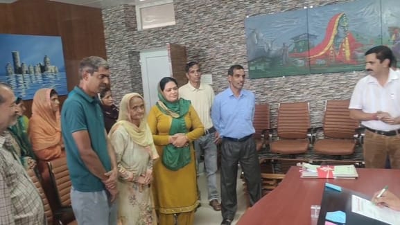 Opposed the criteria of BPL selection survey, demanded change from the government