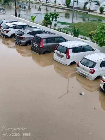 Vehicles submerged in New Saket Colony due to rain waterlogging