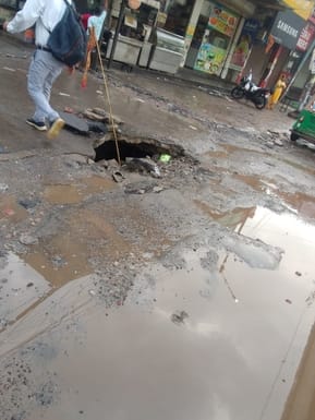 Road collapsed near Lal Chowk in Bahadurgarh, accident averted