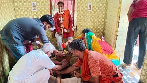 Shivaratri... Crowds of devotees gathered in temples, chants of Bam-Bam Bhole kept resonating