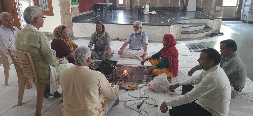 Havan was performed at Yadav Dharamshala on the occasion of Hariyali Amavasya