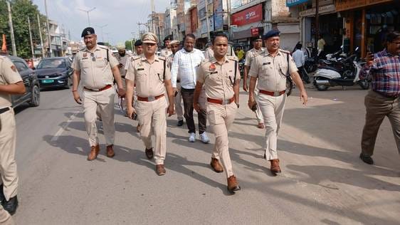 SP did foot patrol in the city, inspected the police station