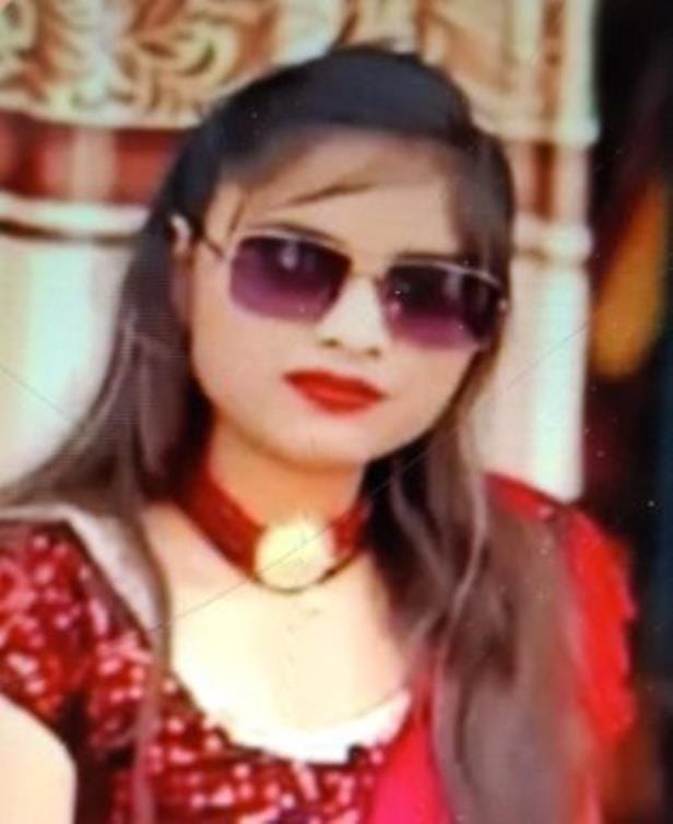 The body of a student was found hanging in the house under suspicious circumstances