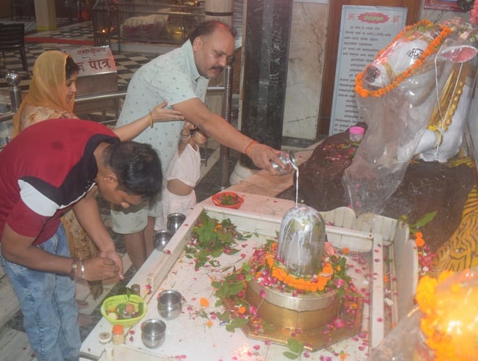 Rudrabhishek at various places in the city on Shivratri