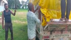 पिकअप वाहन पर लादकर ले जाई जा रही थीं सरकारी स्कूल की किताबें