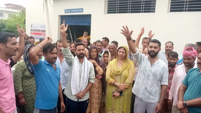 Ramnagar Hospital, Women Died, Family Held Protest