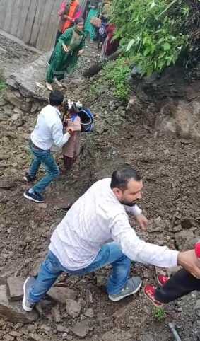 kathua-bani news, heavy rain news, dandiyot wall damage news, education news, rescue news