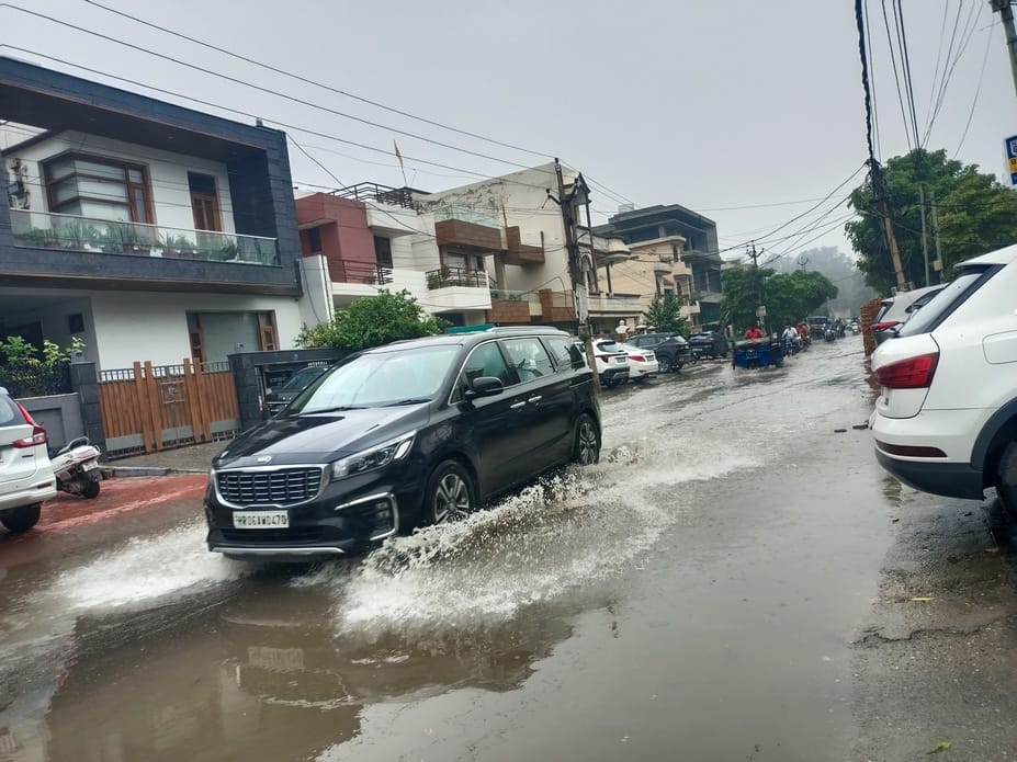 Waterlogging due to 9 mm rain in the city, increased problems