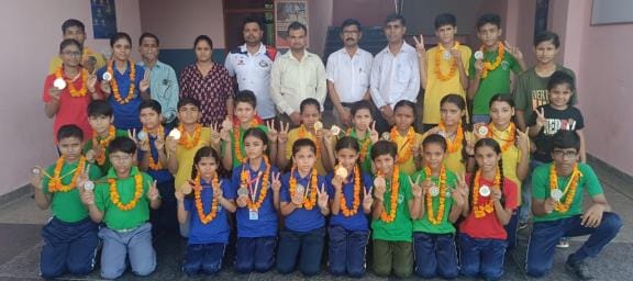 Karate players who won medals in Youth Olympic Games were honored