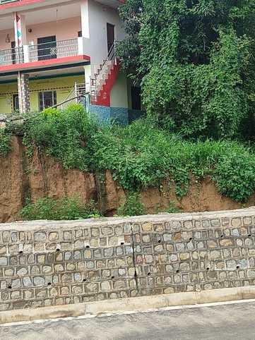 Kaswad, Dhaukhri village's connecting roads are cut off from the fields, problem arose due to construction of Tolane