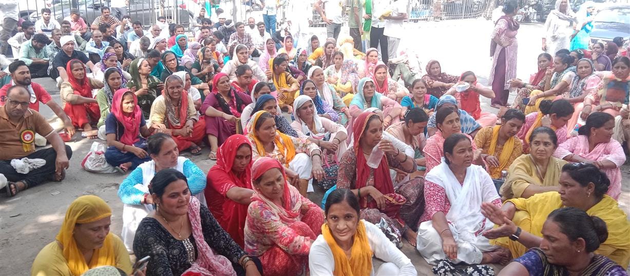 Road blocked for three hours, drivers, school children troubled
