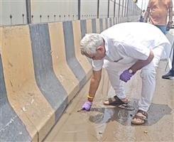 Elevated road is leaking even without rain, pipes are leaking at eight places