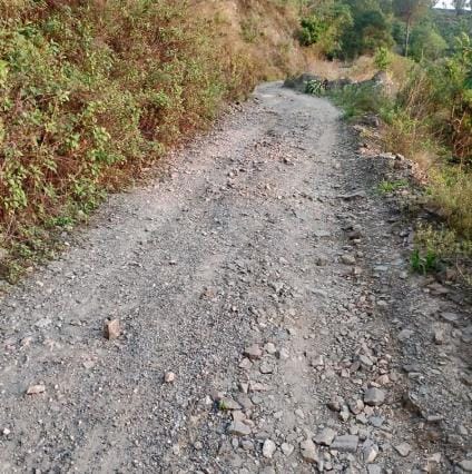 Villagers expressed displeasure over the poor condition of Kwarnakoli-Padasonsera motor road.
