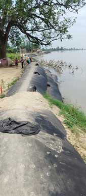 Geo tube flows in Jasnagar, cutting begins