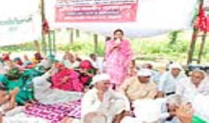 Farmers remained steadfast in the Mahapadav on the tenth day, raised slogans against the government, women's participation increased