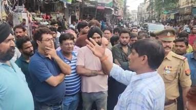 Encroachment removed amid protest in Lalbagh