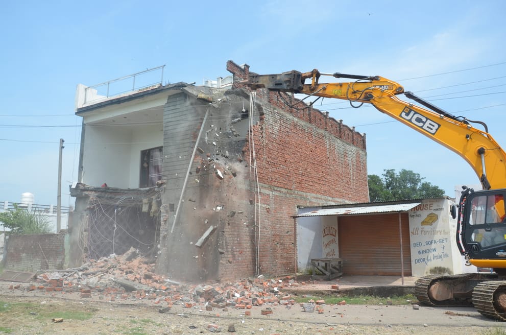 kathua news, administration action news, demolish two house news