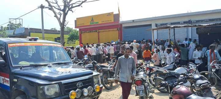 There was a scuffle for fertilizer, police stopped distribution