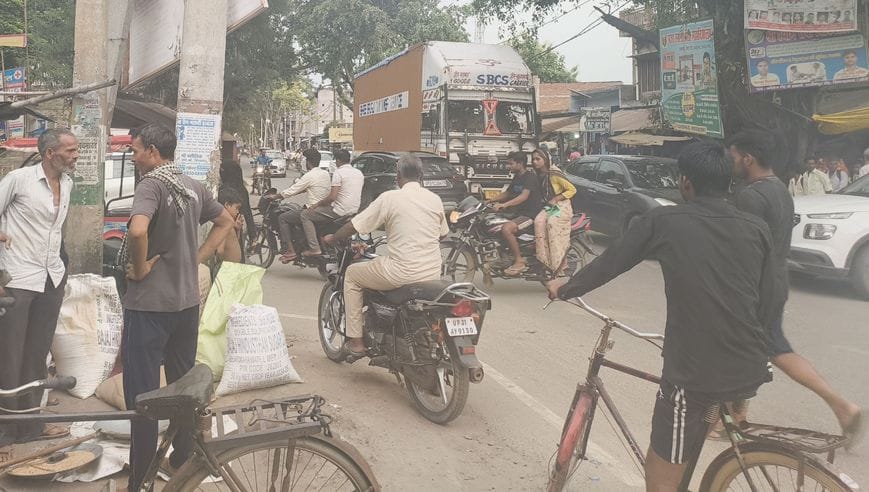 Drivers took an extra detour of 15 km and got stuck in traffic jam