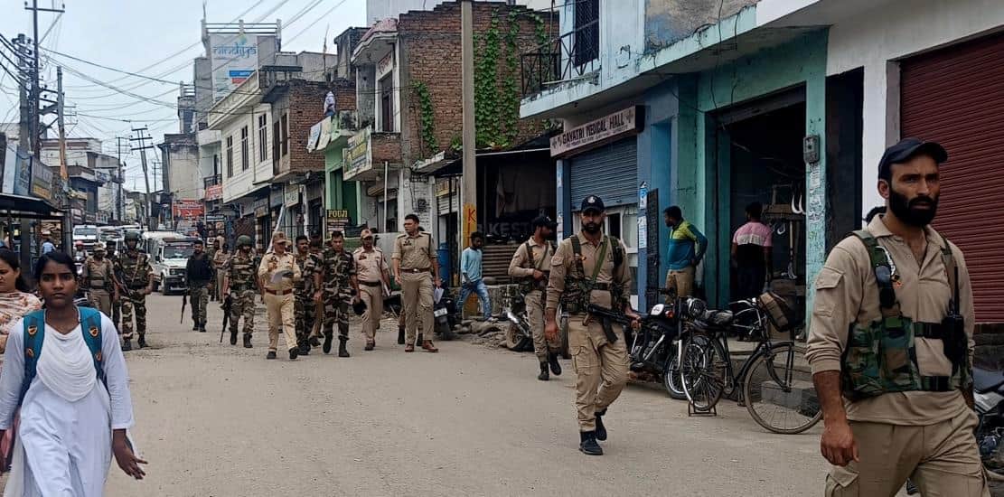 सुंदरबनी में बूढ़ा अमरनाथ यात्रा की तैयारी का जायजा लेेते एसएसपी। 