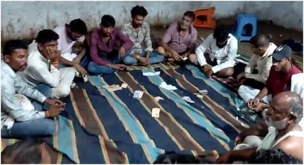 एसपी की स्पेशल टीम ने भेष बदलकर जुआरियों को पकड़ा