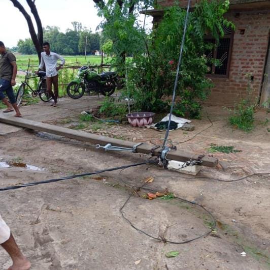 People are angry due to power crisis, surrounded the substation
