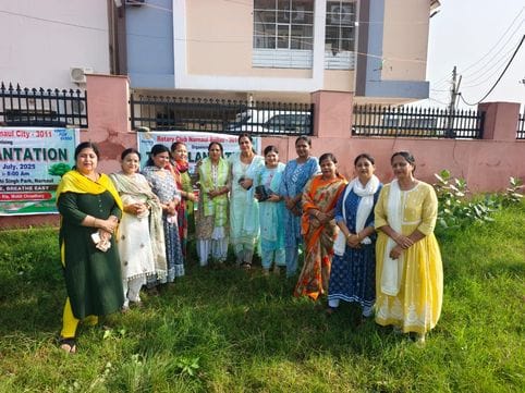 Rotary Club Belaj planted trees