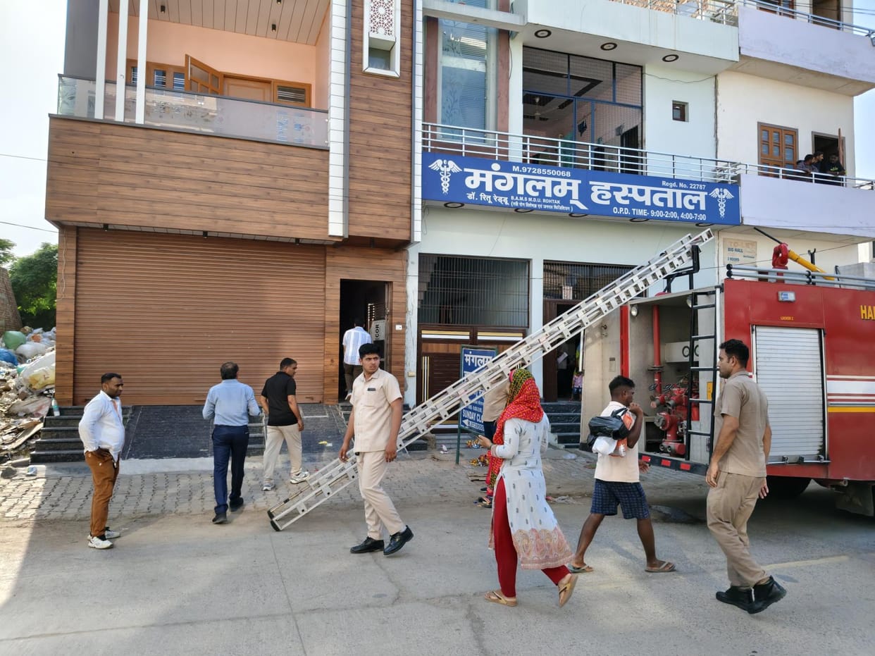 A two-story building worth one crore made from fraudulent earnings, was not allowed to enter the house for an hour by the team led by the SDM.