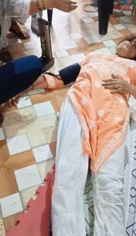 A teacher fainted while teaching in the heat, many children also fell ill