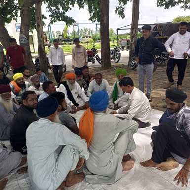 There is power crisis since last two days, angry people burst out in anger