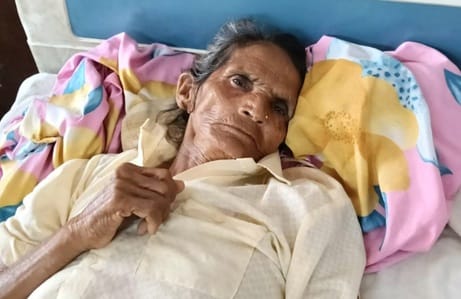 Jewellery and cash were stolen from an old lady who came to the medical for eye treatment
