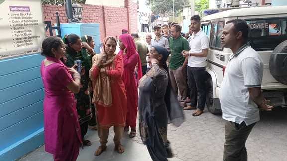 Pregnant woman dies, family members create ruckus in private hospital till late night