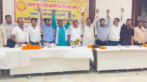 Eight block presidents distanced themselves from the Munish Mishra faction
