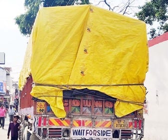 Urea was being sold at the petrol pump at night, truck was parked at the police station