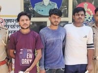 Three accused arrested for attacking and robbing a jeweler's house