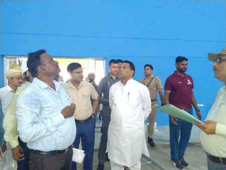 Minister in charge inspected the construction work, instructed to make open wiring underground