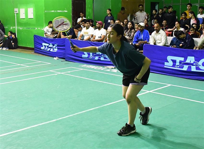 Ojaswini-Vanshika won badminton under-15 competition