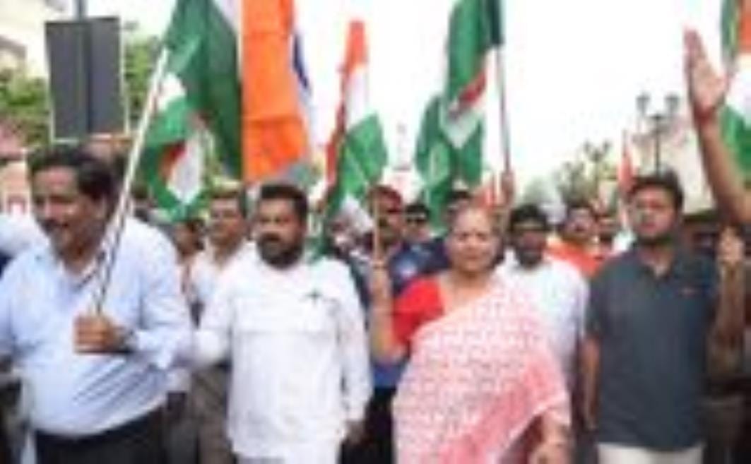 With the resolve to become number one in cleanliness, the corporation took out a tricolor yatra