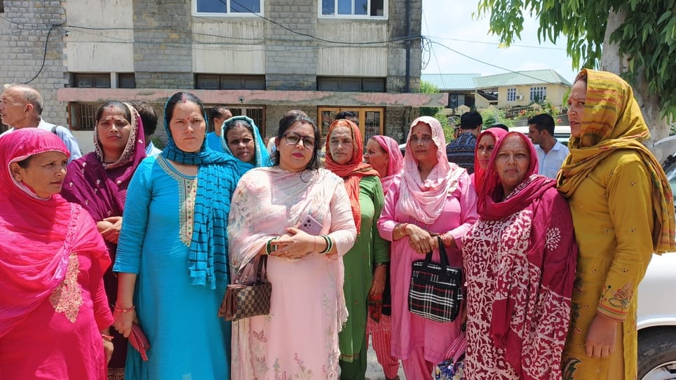 Four panchayats protested against inclusion in development block Sujanpur