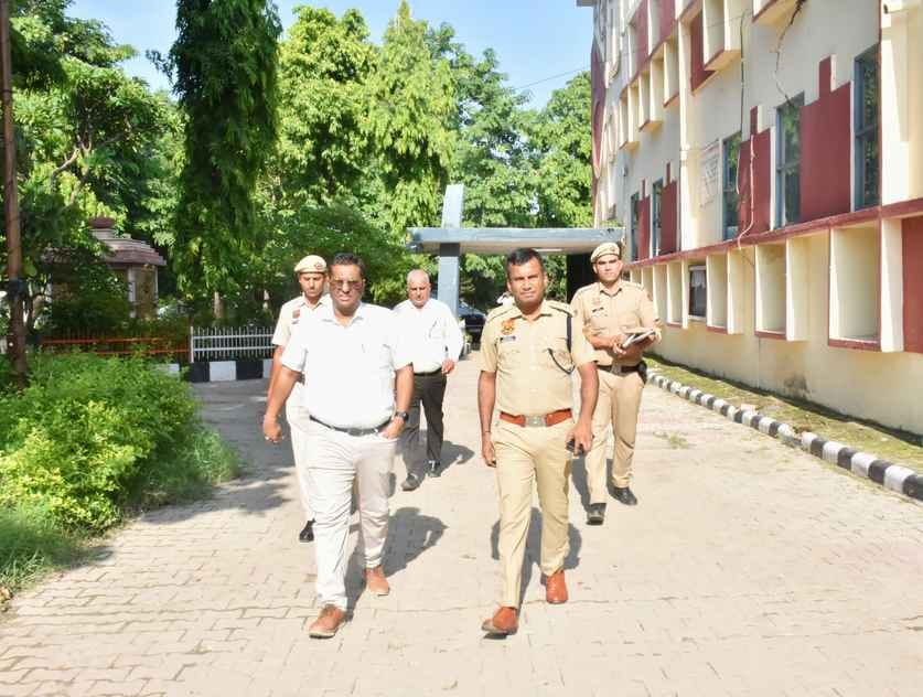 Due to CET exam, police set up checkposts and did not allow vehicles to go to the exam centre