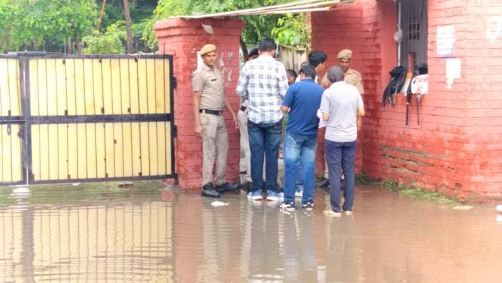 There was humid heat in the morning, heavy rain in the afternoon, students got stuck in traffic jam