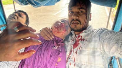 Medical worker going for blood donation injured