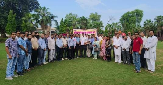 The employee coordination committee sent a memorandum to the education minister through the block education officer