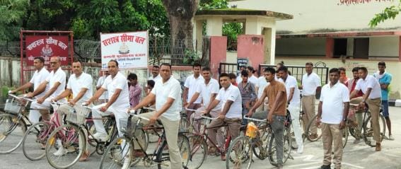 SSB jawans took out a bicycle rally